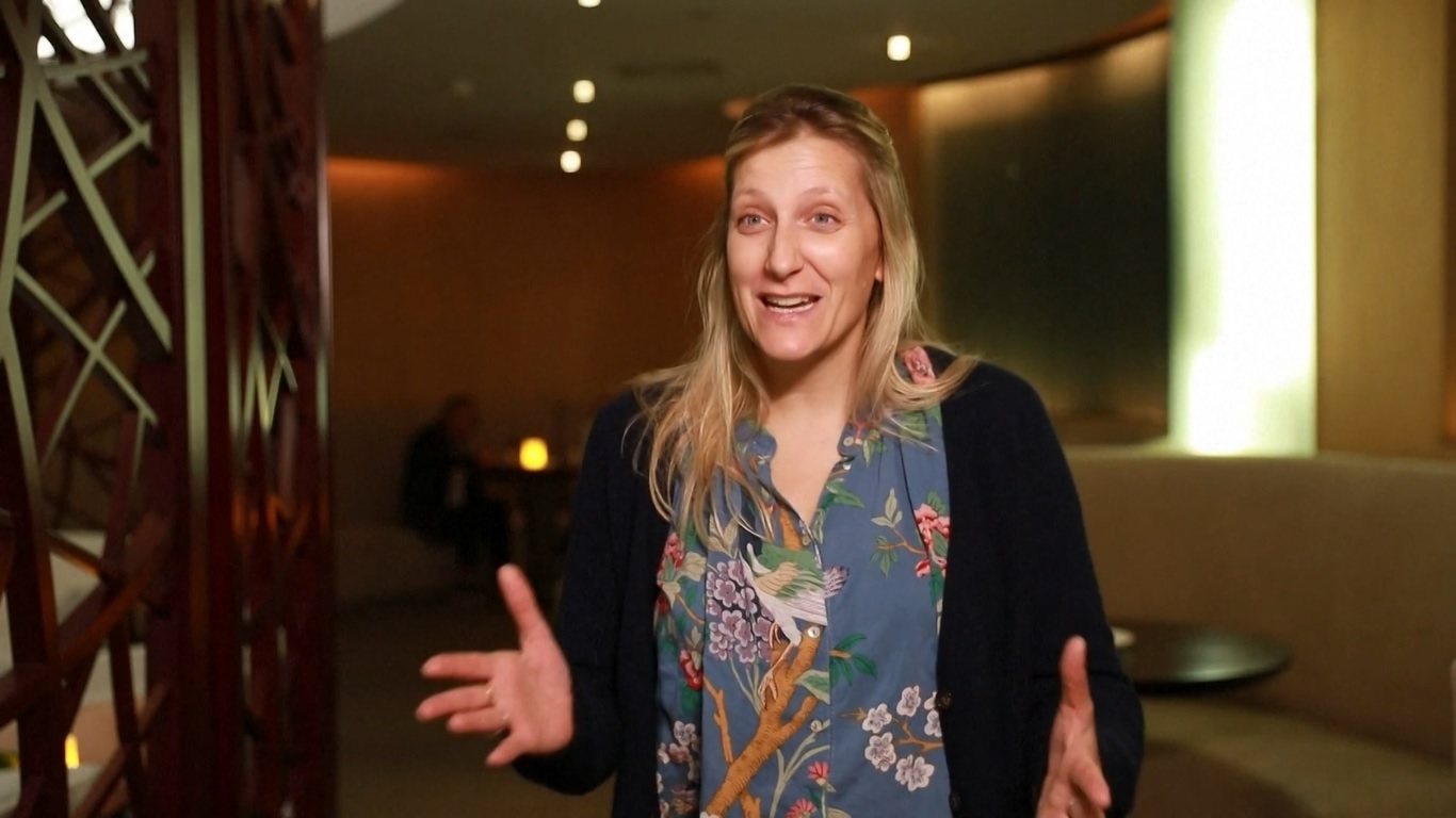 Acara itu menyediakan pesta audiovisual bagi penggemar jazz yang berbondong-bondong datang ke sana dan menjembatani pertukaran budaya antara Timur dan Barat