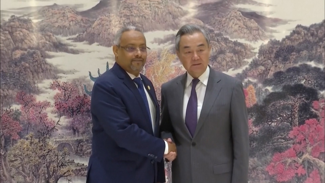 Omar datang ke Tiongkok untuk menghadiri Pertemuan Tingkat Menteri Koordinator tentang Pelaksanaan Tindakan Tindak Lanjut FOCAC