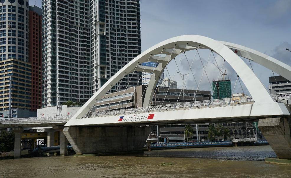 Jembatan Binondo-Interamuros yang dirampungkan pada tahun 2022  menjembatani dua blok kuno Manila yaitu Blok Binondo dan Blok Interamuros Spanyol yang dibangun pada abad ke-16