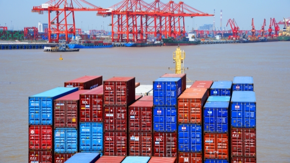 Tiongkok akan mengadopsi kebijakan fiskal yang lebih proaktif dan kebijakan moneter yang cukup longgar dengan memprioritaskan stabilisasi harga pada tingkat yang wajar