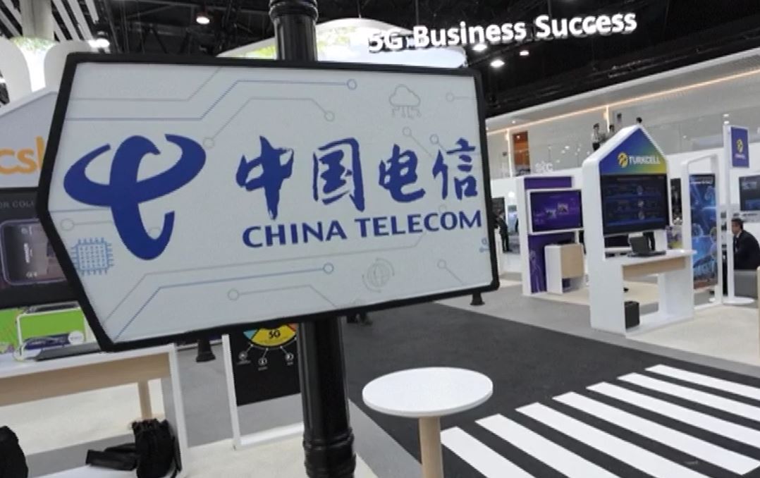 Di antara sekitar 80