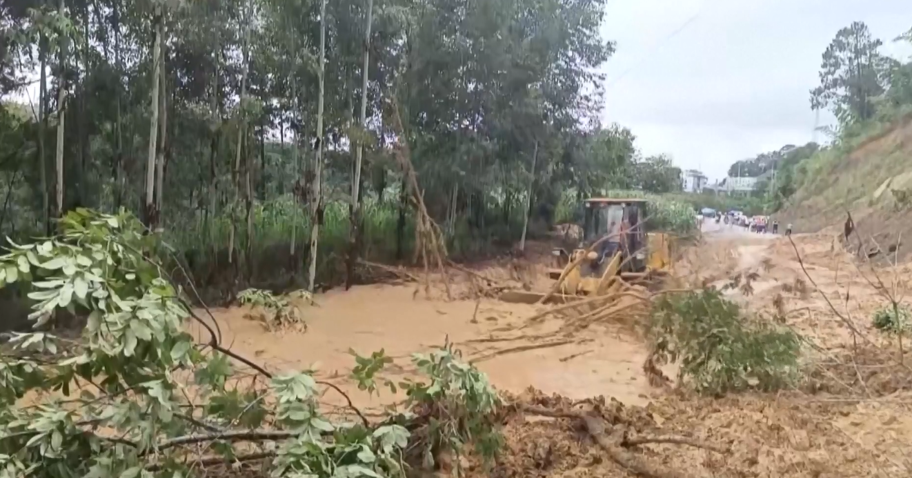Tiongkok Tingkatkan Upaya Penyelamatan dan Bantuan Setelah Hujan Deras Melanda Wilayah Selatan