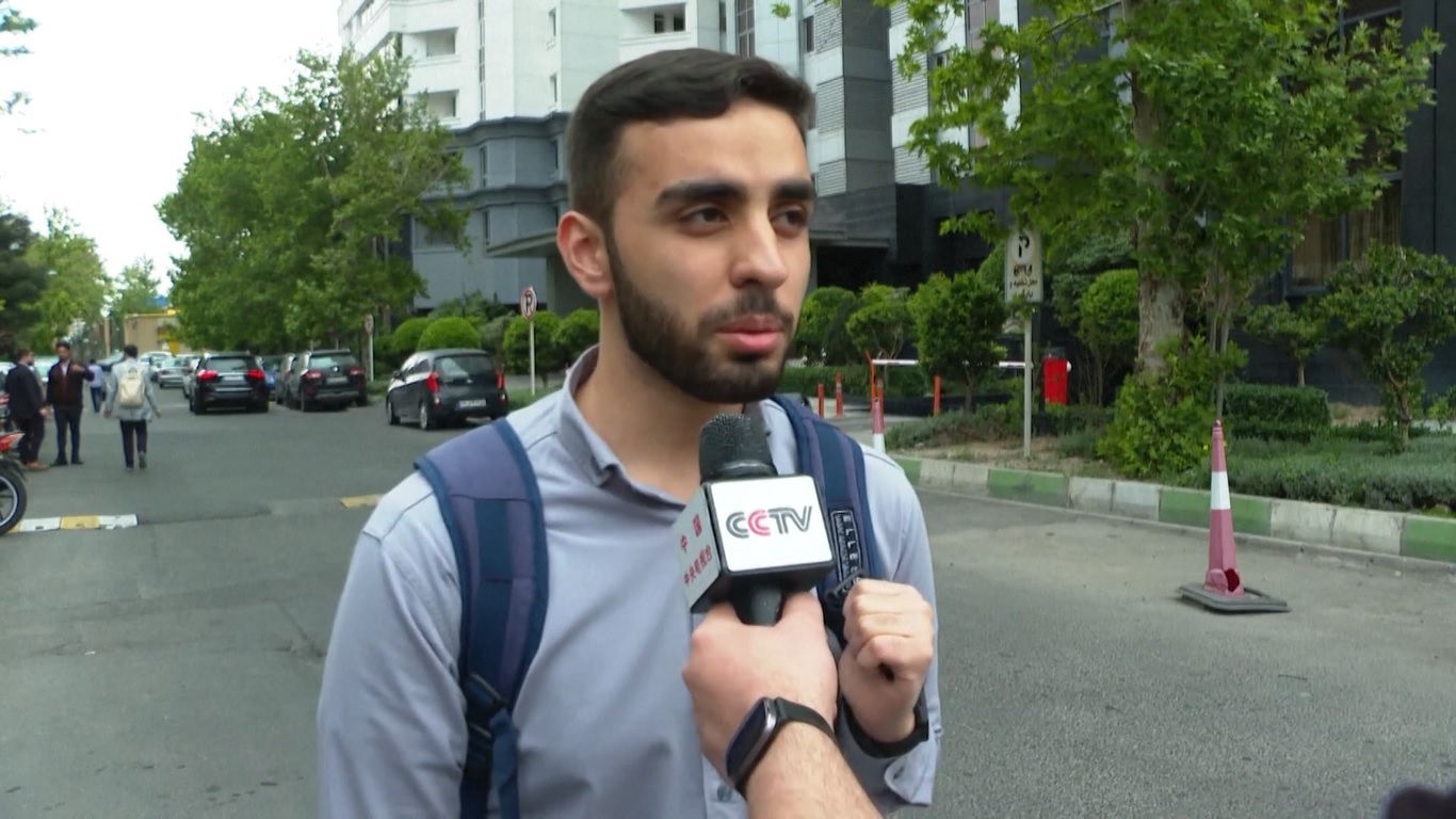 Pada hari Senin (1/5)