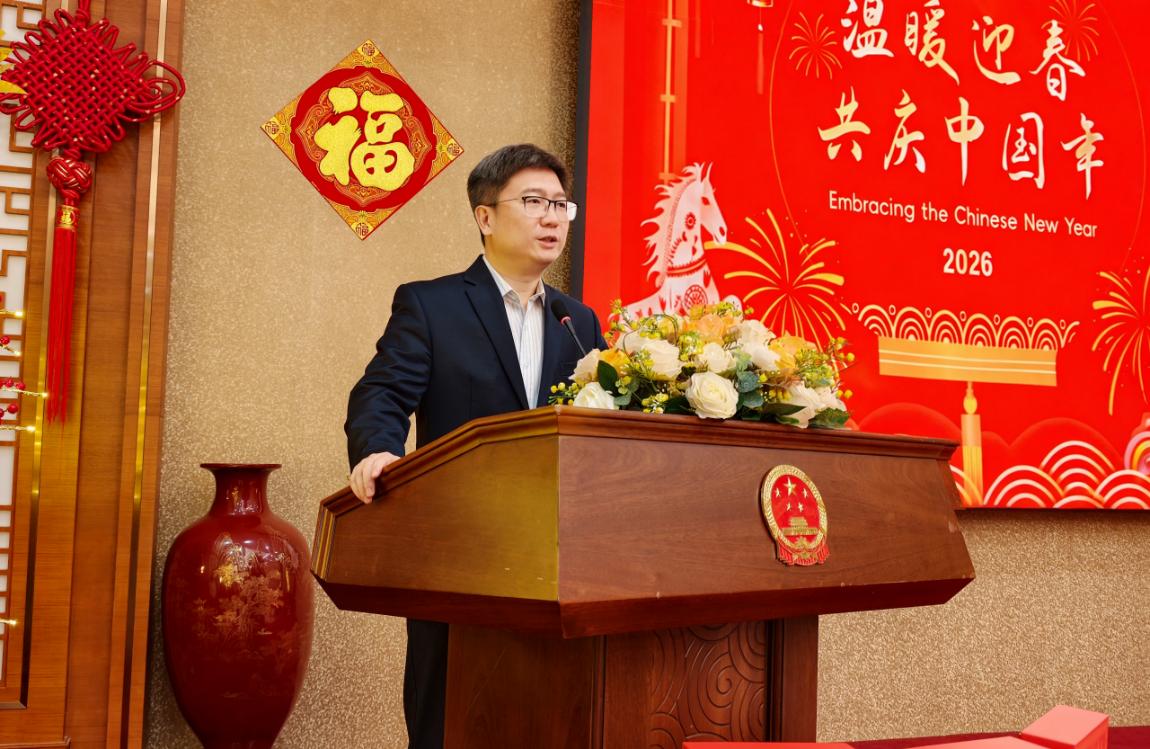 Kedutaan Besar Tiongkok di Indonesia Menggelar Kegiatan Pembagian Paket Kehangatan Imlek