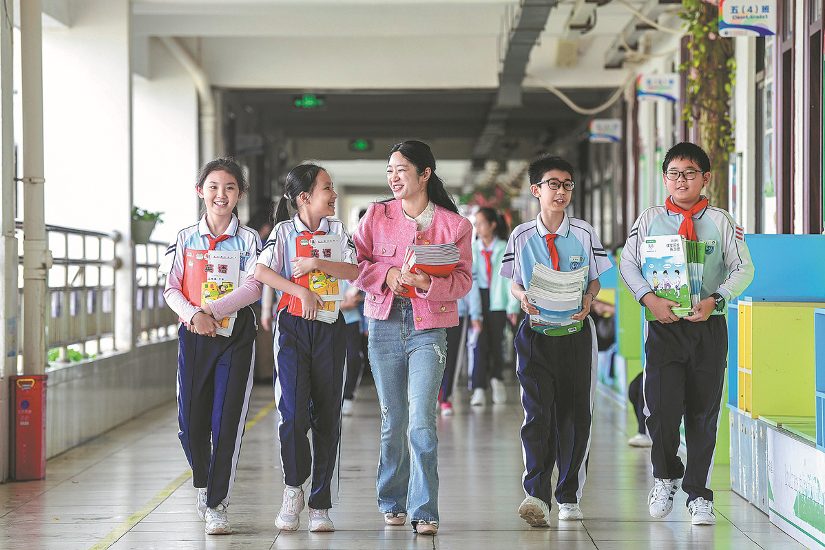 Pendekatan lain yang layak adalah berinteraksi dengan teman sekelas secara proaktif saat kembali ke kampus