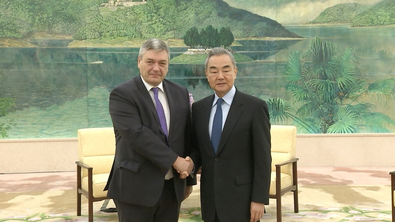 Wang Yi mengatakan perkembangan hubungan Tiongkok-Rusia tidak menargetkan pihak ketiga mana pun atau tunduk pada campur tangan pihak ketiga mana pun