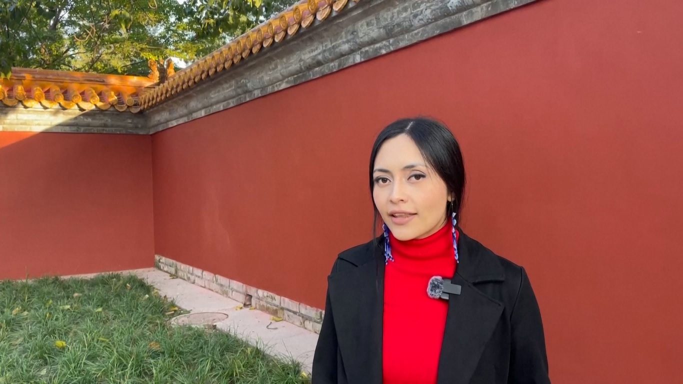 Moraima Ordonez saat ini sedang belajar untuk mendapatkan gelar master hukum di Universitas Peking di Tiongkok